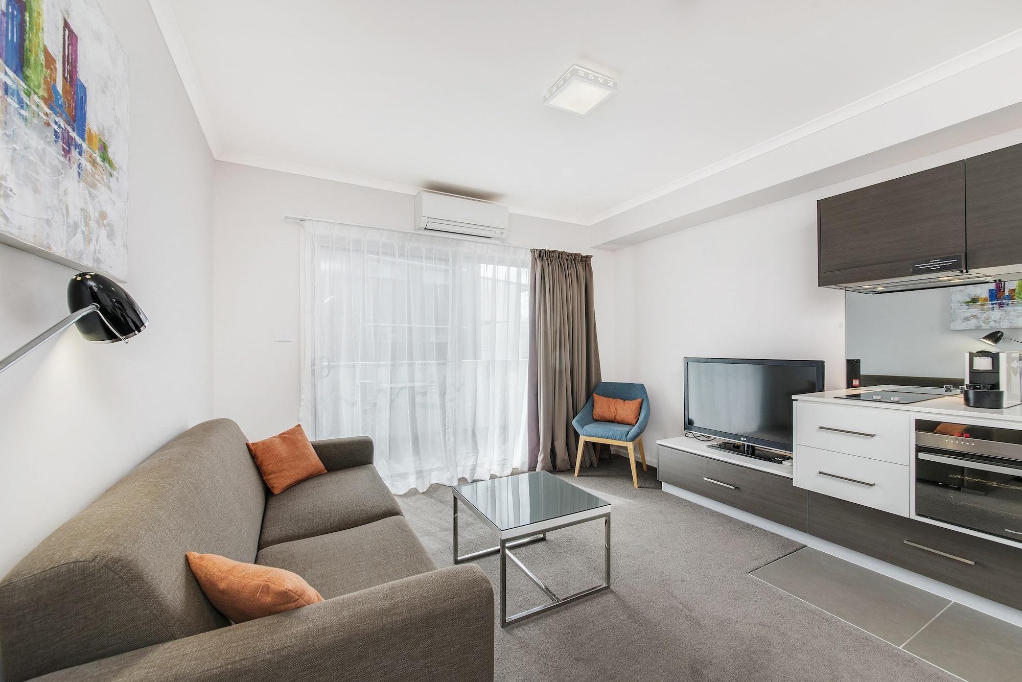 Abode Tuggeranong Aparthotel Canberra Kültér fotó
