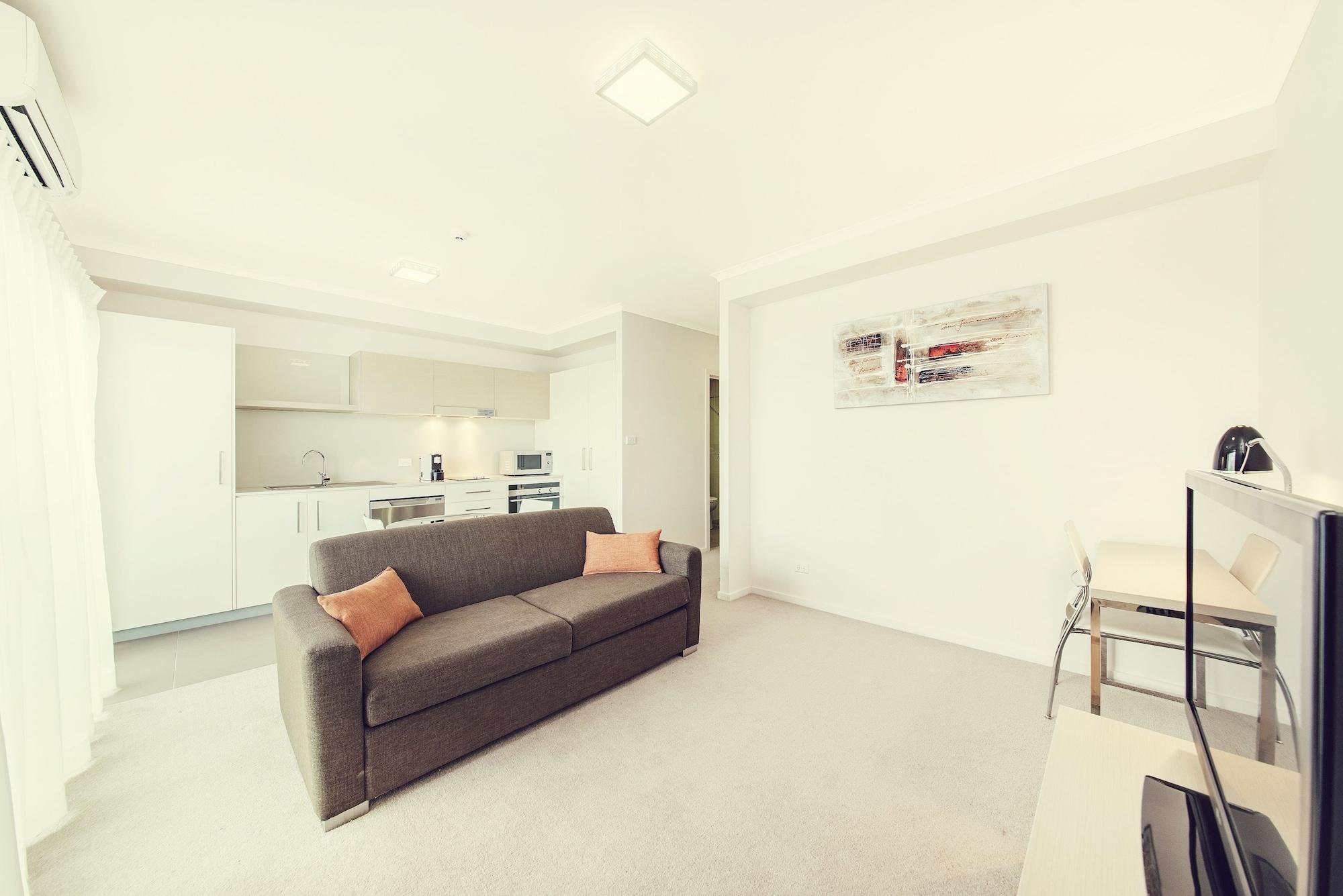 Abode Tuggeranong Aparthotel Canberra Kültér fotó