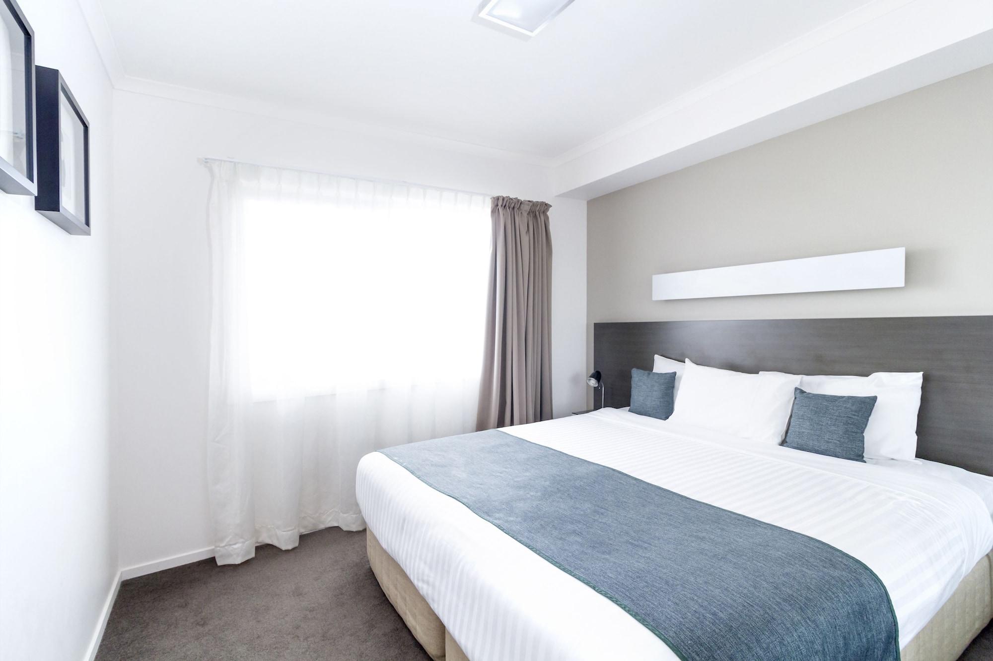 Abode Tuggeranong Aparthotel Canberra Kültér fotó