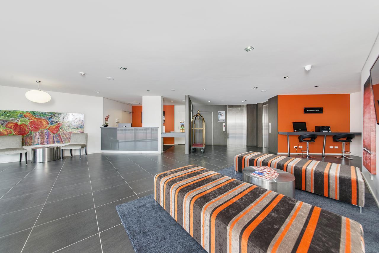 Abode Tuggeranong Aparthotel Canberra Kültér fotó