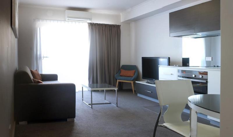 Abode Tuggeranong Aparthotel Canberra Kültér fotó