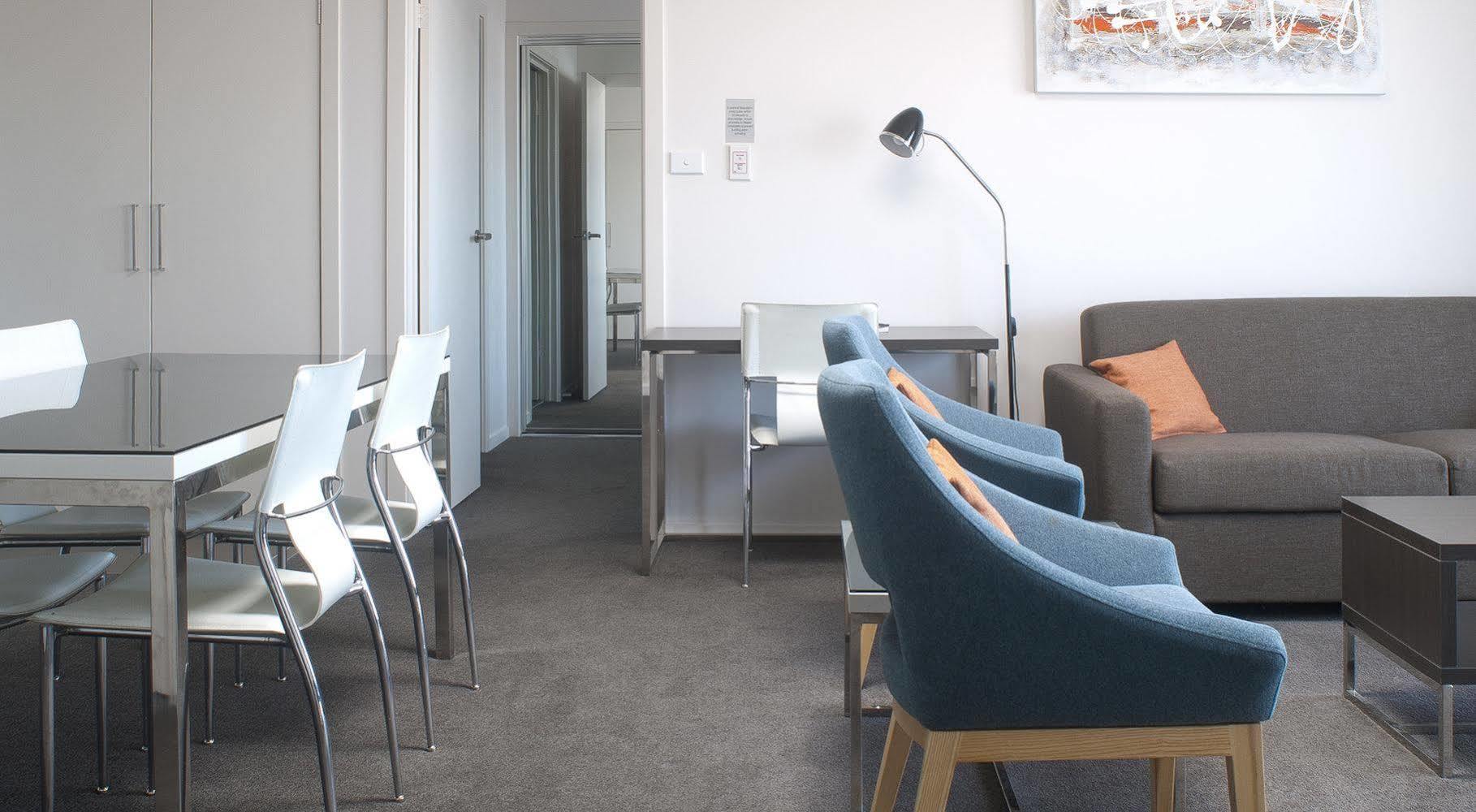 Abode Tuggeranong Aparthotel Canberra Kültér fotó