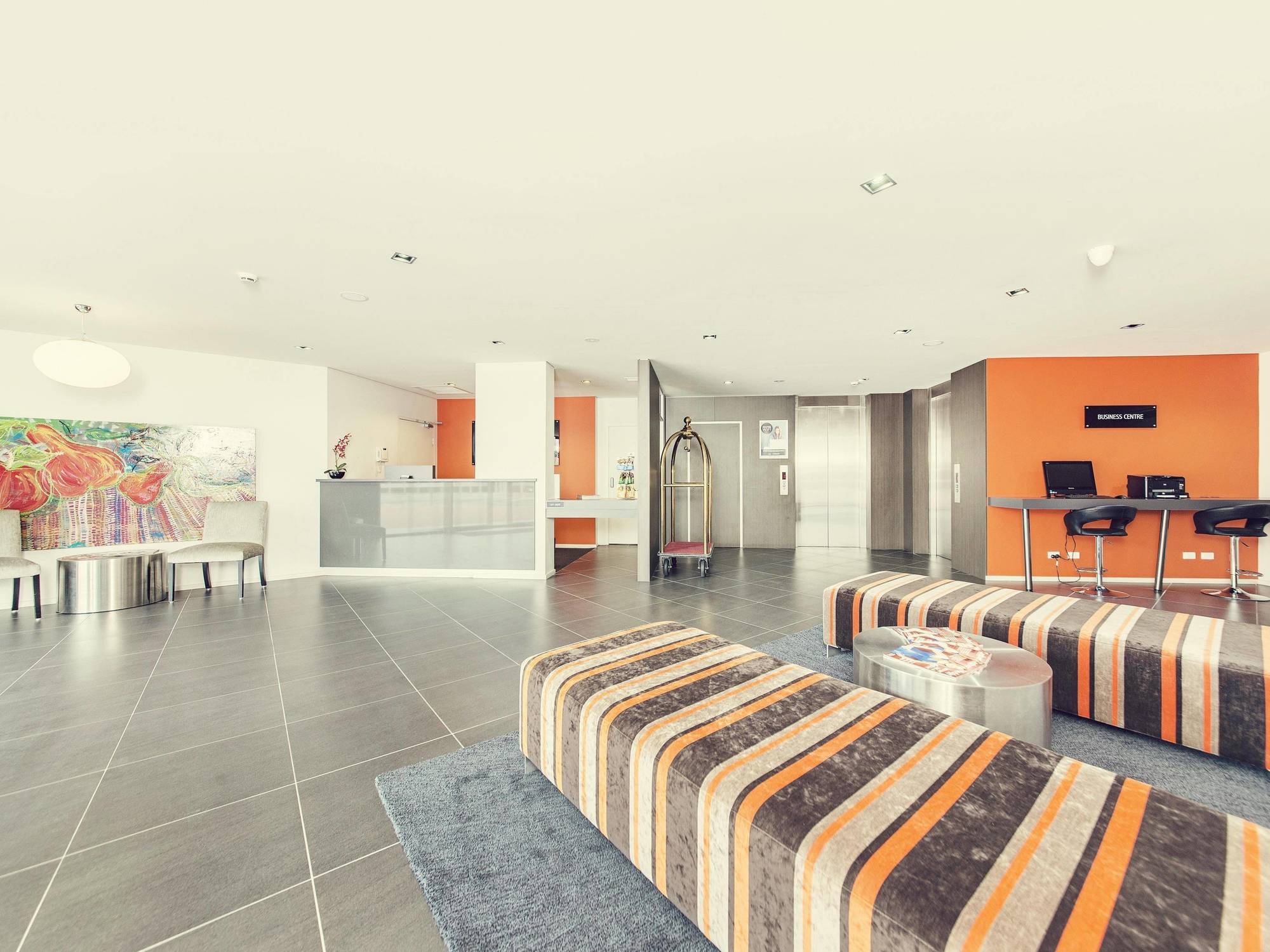 Abode Tuggeranong Aparthotel Canberra Kültér fotó