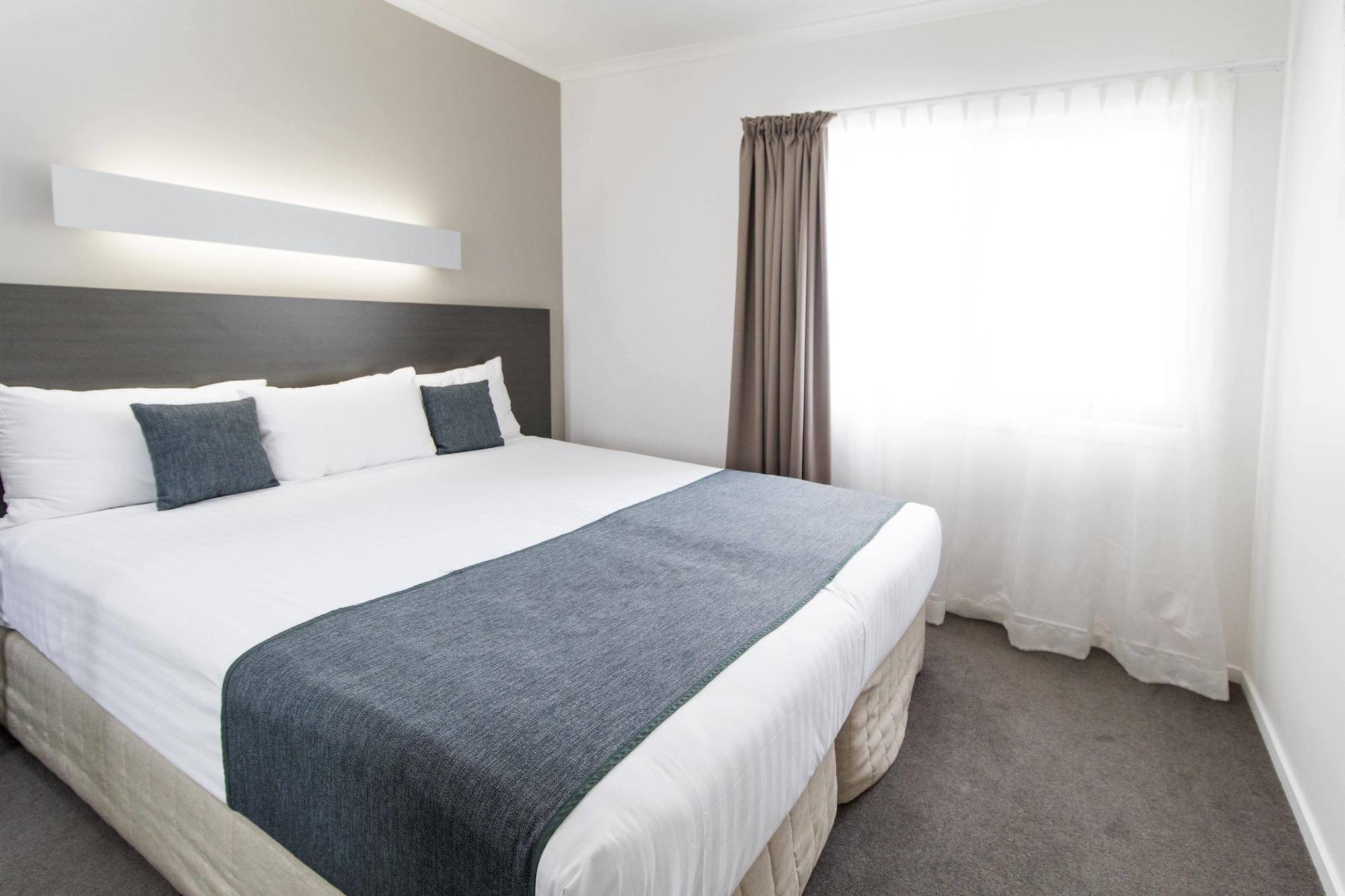 Abode Tuggeranong Aparthotel Canberra Kültér fotó