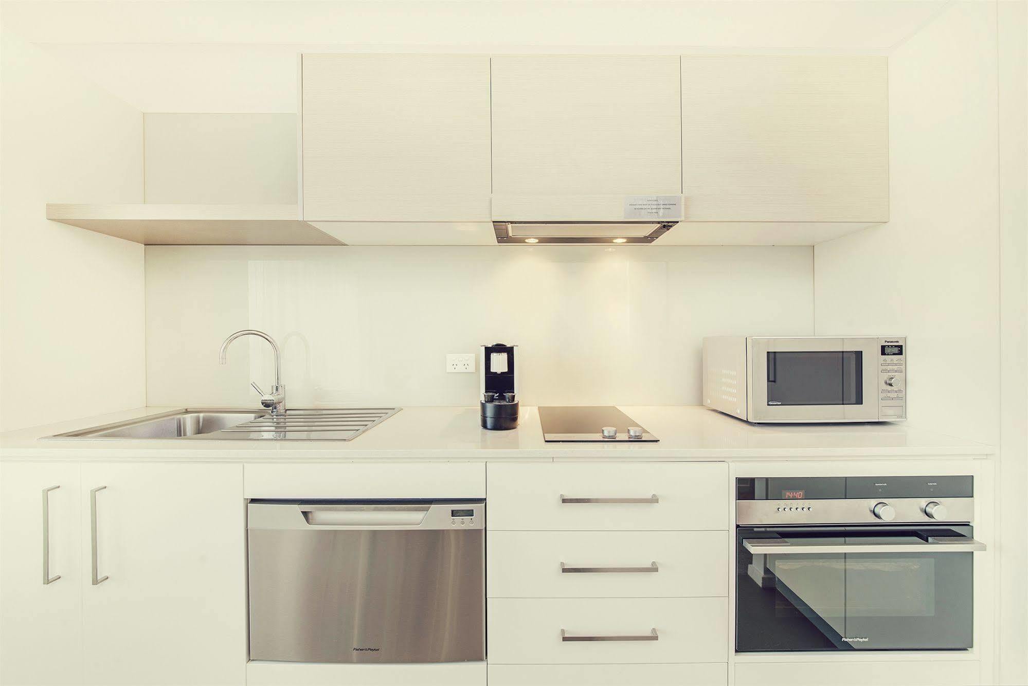 Abode Tuggeranong Aparthotel Canberra Kültér fotó